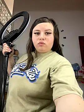 Kitty Bms  online show from December 2025 06:09:02 PM