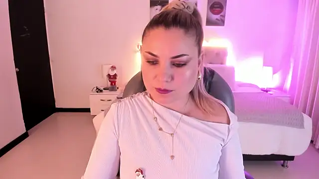 Violeta Hotter online show from December 2025 10:58:02 AM