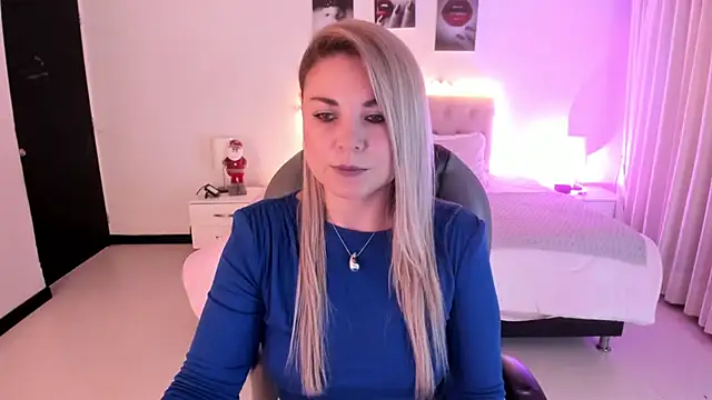 Snapshot of Violeta_Hotter chatting on November 2025 10:59:01 AM Violeta Hotter online show from November 2025 10:59:01 AM