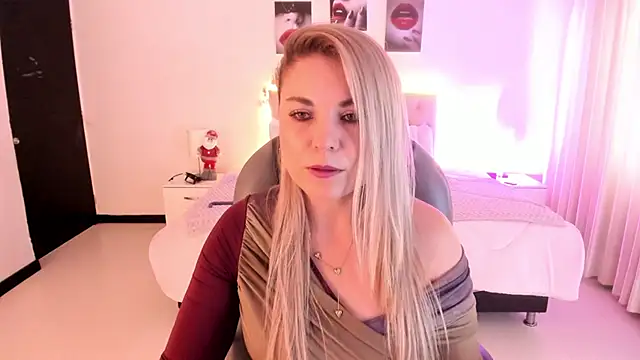 Snapshot of Violeta_Hotter chatting on November 2025 11:22:02 AM Violeta Hotter online show from November 2025 11:22:02 AM