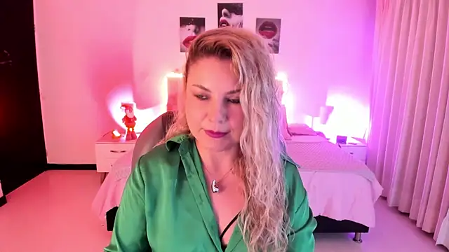 Violeta Hotter online show from December 2025 11:03:01 AM