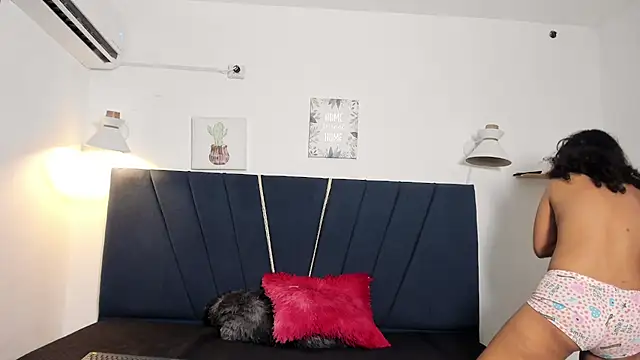 Snapshot of naomi_x0 chatting on February 2026 05:40:02 AM naomi x0 online show from February 2026 05:40:02 AM