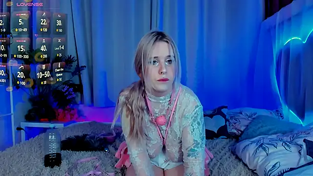 FrostLuna online show from December 2025 08:54:01 PM