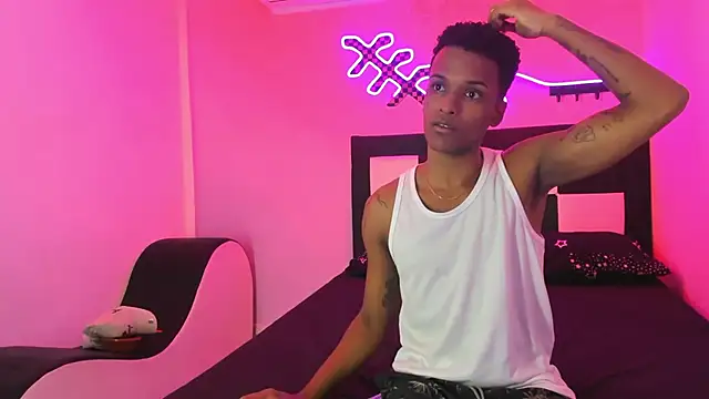 Black Guys Pervert  online show from December 2025 11:33:02 AM