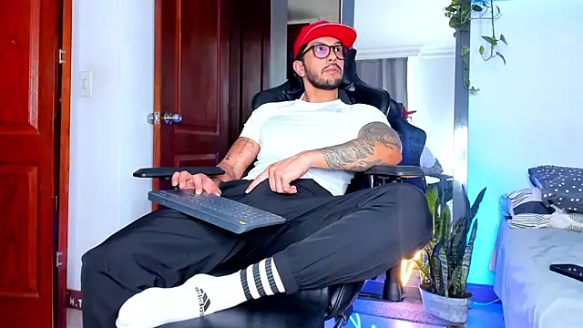 JotaCeliz online show from December 2025 05:28:01 PM