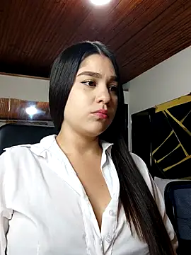 Snapshot of LadyKirk chatting on November 2025 03:39:02 AM LadyKirk online show from November 2025 03:39:02 AM