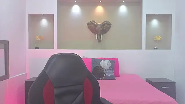 Antonella mc online show from February 2026 12:28:02 PM