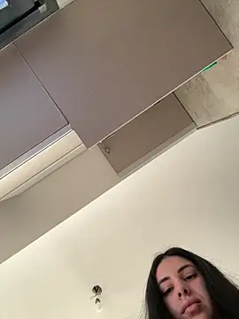 Snapshot of Magui21 chatting on December 2025 10:37:02 PM Magui21 online show from December 2025 10:37:02 PM