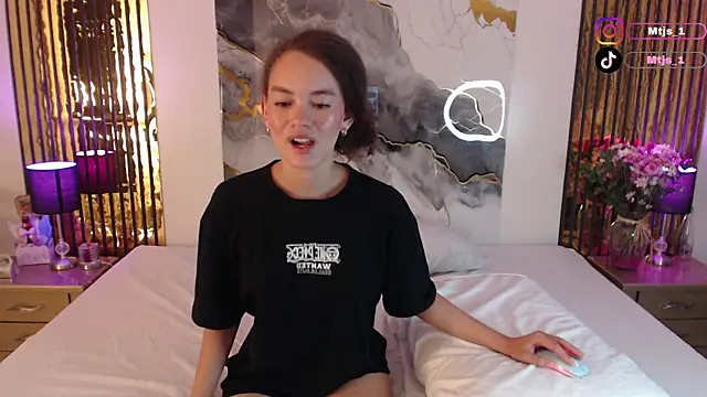 MiticaBrennet  online show from April 2026 04:25:01 AM