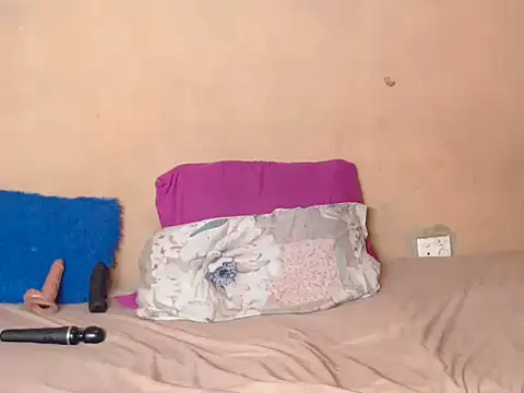 Snapshot of BlackPearlxxo chatting on February 2026 12:01:02 AM BlackPearlxxo online show from February 2026 12:01:02 AM