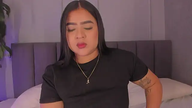 Snapshot of alejandrarojas_ chatting on June 2026 12:55:02 PM alejandrarojas online show from June 2026 12:55:02 PM