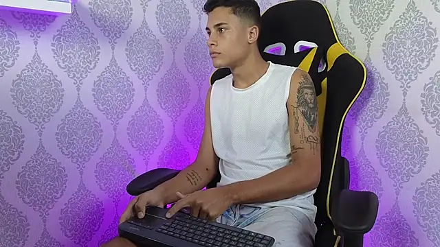 The big twink x online show from November 2025 07:25:02 PM