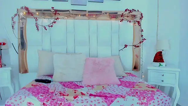 Snapshot of MelodyBrooks chatting on December 2025 08:04:02 PM MelodyBrooks online show from December 2025 08:04:02 PM