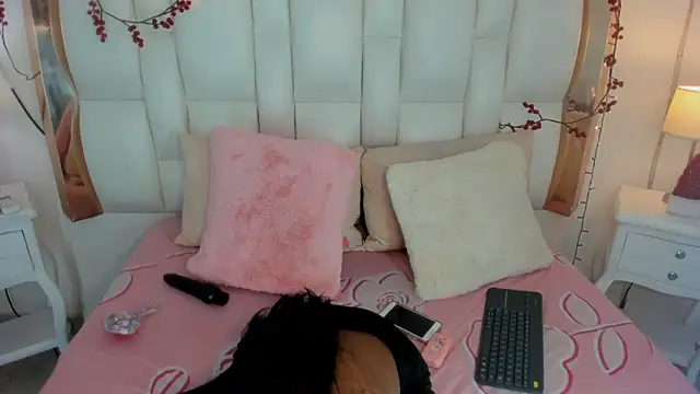 Snapshot of MelodyBrooks chatting on December 2025 07:30:01 PM MelodyBrooks online show from December 2025 07:30:01 PM