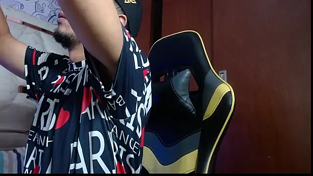 Couple wildd  online show from December 2025 08:44:01 PM