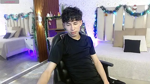 kaelwolf tay online show from November 2025 07:36:01 PM