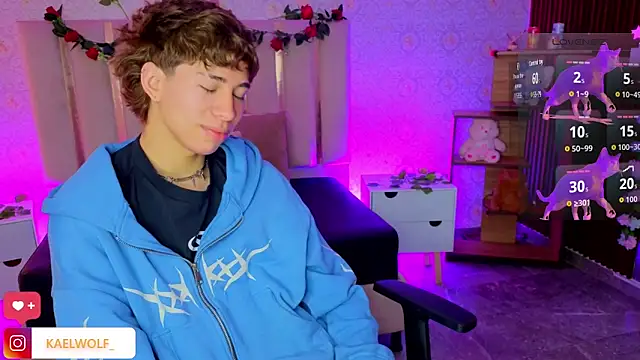 kaelwolf tay online show from April 2026 11:39:01 AM