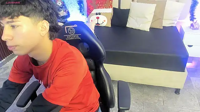 kaelwolf tay online show from December 2025 07:27:01 PM