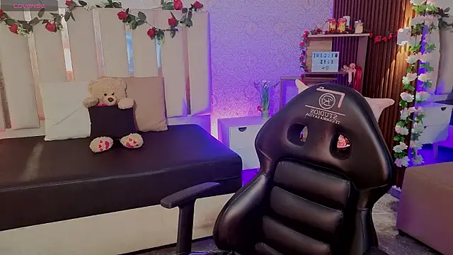 kaelwolf tay online show from March 2026 07:03:02 PM