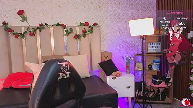 kaelwolf tay online show from April 2026 07:31:02 PM