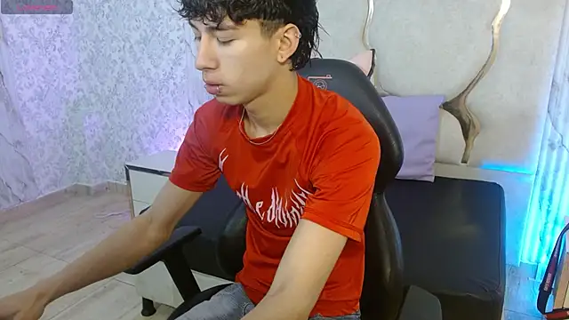 kaelwolf tay online show from November 2025 12:37:02 PM