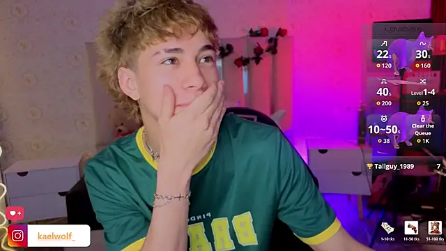 kaelwolf tay online show from April 2026 07:30:01 PM