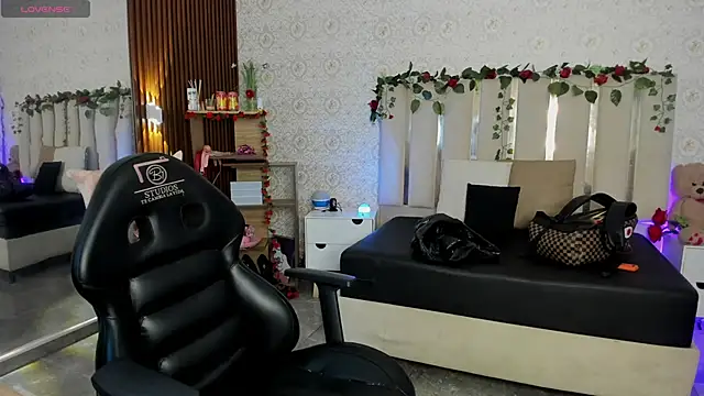 kaelwolf tay online show from February 2026 07:10:01 PM