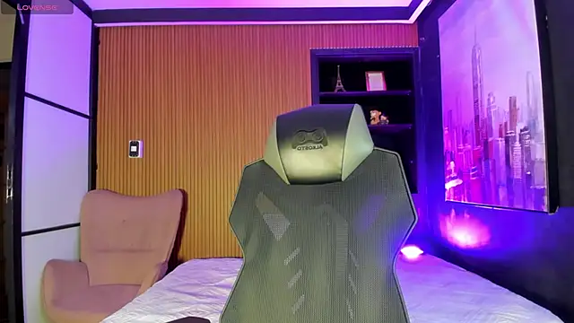 Snapshot of DeboraCopper chatting on February 2026 09:42:02 AM DeboraCopper online show from February 2026 09:42:02 AM