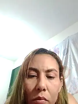 Alice-pink online show from December 2025 03:46:02 PM