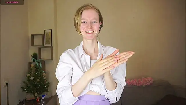 ToyaPletz online show from March 2026 06:19:02 PM