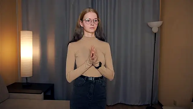 Snapshot of ToyaPletz chatting on November 2025 06:19:01 PM ToyaPletz online show from November 2025 06:19:01 PM