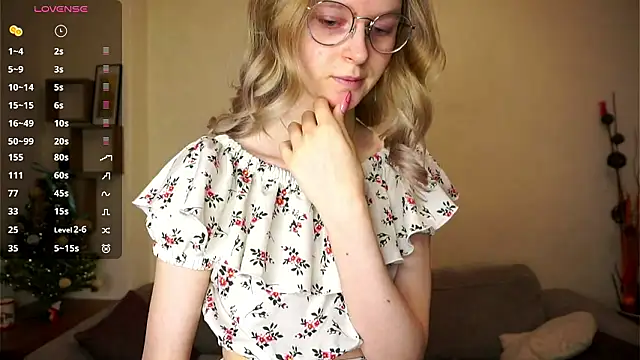 ToyaPletz online show from February 2026 07:35:02 PM