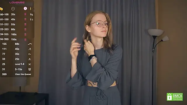 ToyaPletz online show from December 2025 06:21:02 PM