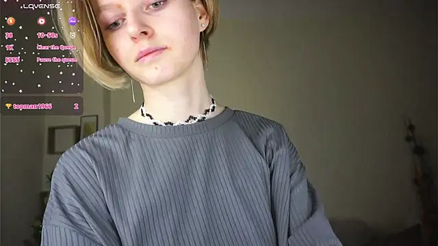 ToyaPletz online show from April 2026 07:04:02 PM