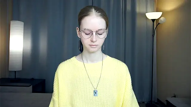 ToyaPletz online show from December 2025 05:01:01 PM