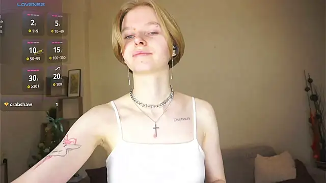 ToyaPletz online show from April 2026 07:06:02 PM