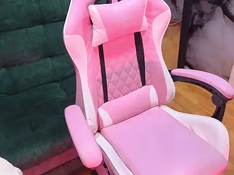 SHIZUKA WET online show from November 2025 10:48:02 AM