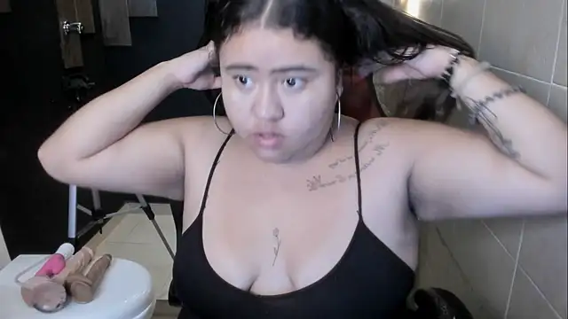 Danna Keys online show from July 2026 11:33:01 PM