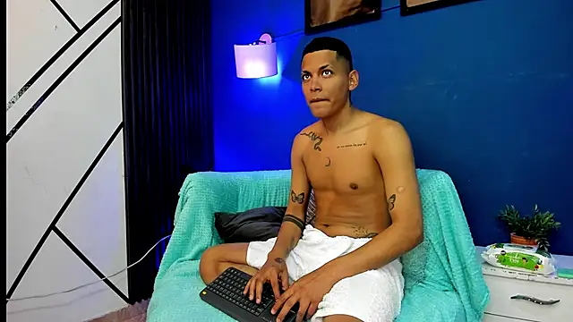 IAN LEIN online show from November 2025 04:23:02 AM