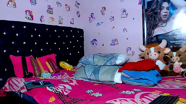 ShantalTsFox online show from May 2026 01:53:01 AM