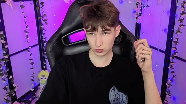 Maxwellchiik online show from November 2025 12:38:01 PM