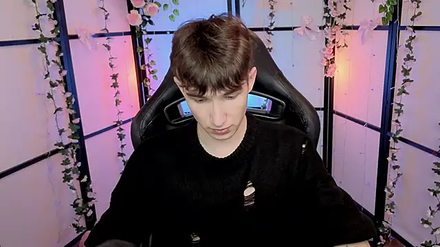 Maxwellchiik online show from November 2025 08:53:02 PM