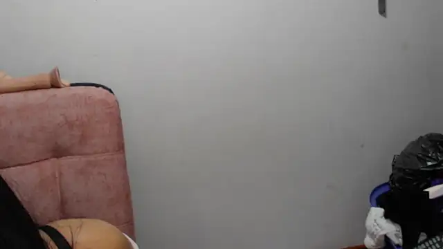 Paolahotty online show from December 2025 04:21:02 PM