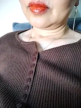 Snapshot of LisantLy chatting on November 2025 03:12:02 PM LisantLy online show from November 2025 03:12:02 PM