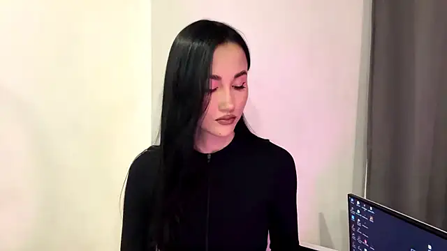 Beautyofnlka online show from November 2025 01:00:02 PM