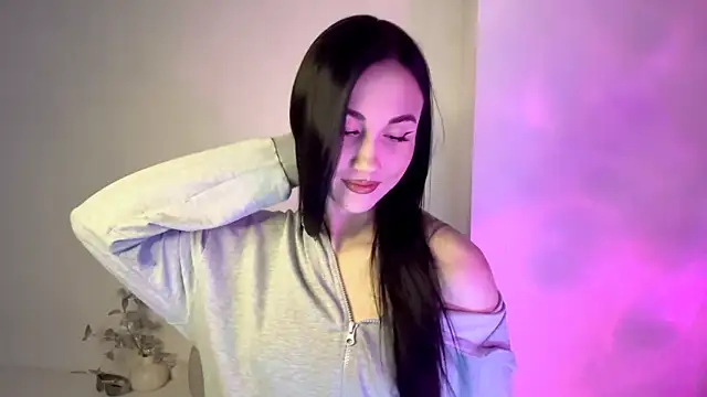 Beautyofnlka online show from December 2025 12:17:02 PM