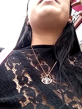  ArianaToro online show from November 2025 03:12:02 PM