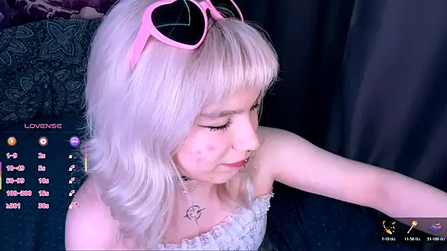 LolaDollyMur online show from December 2025 07:13:01 PM