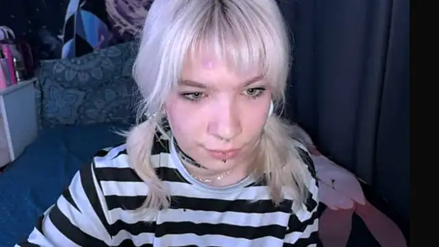 LolaDollyMur online show from December 2025 07:52:02 PM