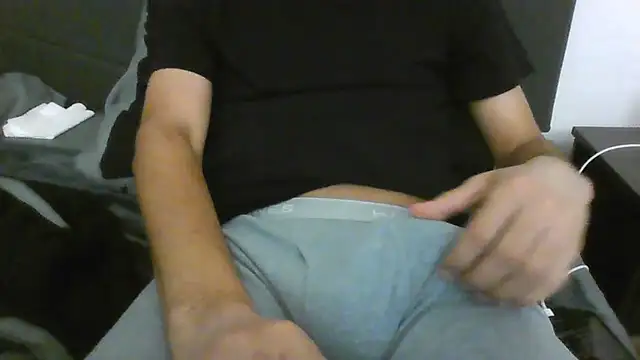 latinman7944 online show from April 2026 05:42:01 AM